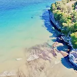Beachfront By Dadovillas فيلة