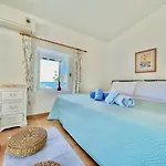 فيلة Beachfront By Dadovillas *