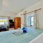 فيلة Beachfront By Dadovillas Apraos