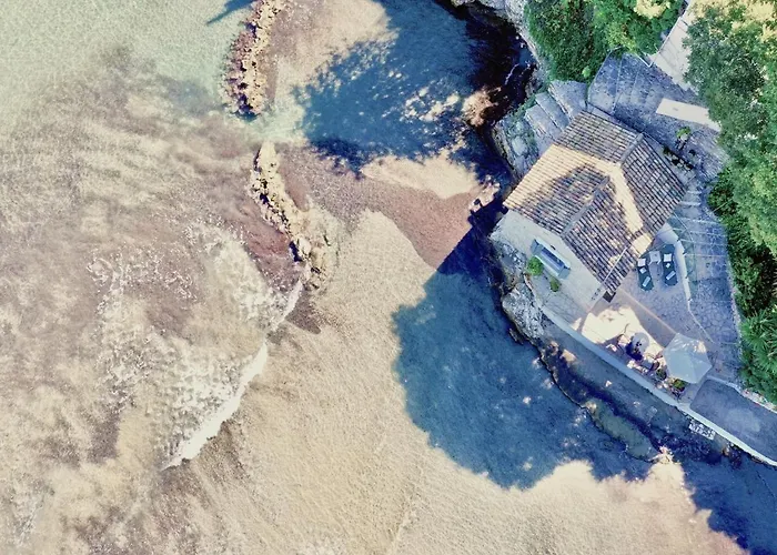 Villa Beachfront By Dadovillas Apraos