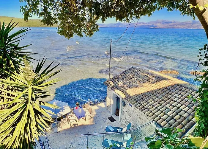 Beachfront By Dadovillas Villa Apraos