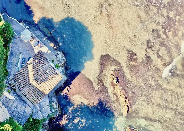 Beachfront By Dadovillas Villa