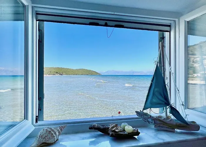 Beachfront By Dadovillas Villa Apraos