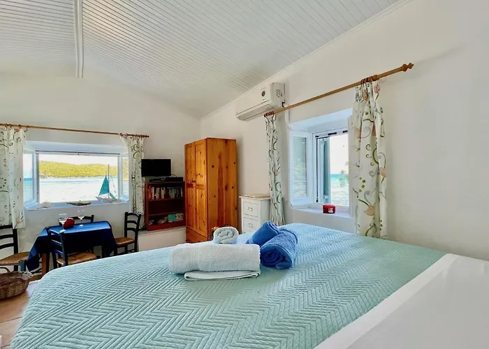 Villa Beachfront By Dadovillas Apraos