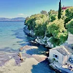 Beachfront By Dadovillas *