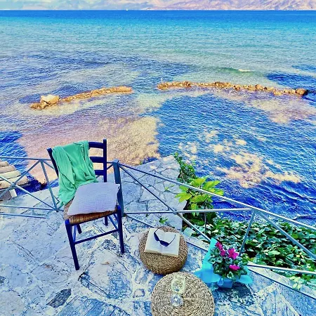 Beachfront By Dadovillas * Apraos