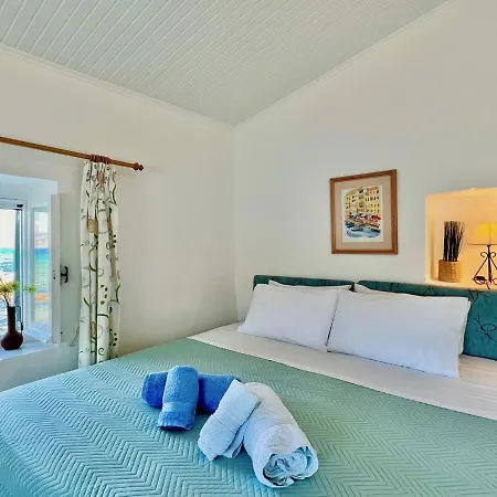 빌라 Beachfront By Dadovillas 아프라오스