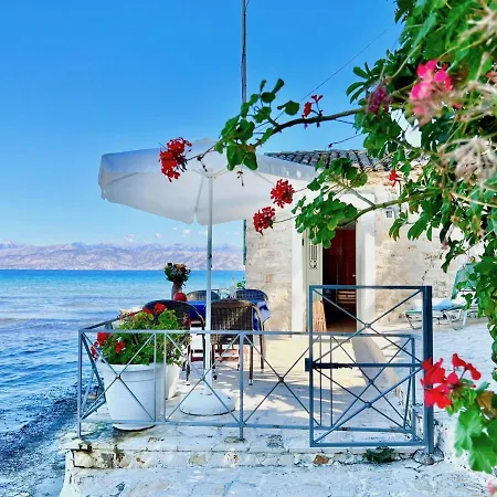 Beachfront By Dadovillas 아프라오스