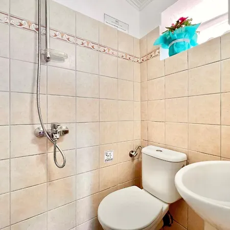 빌라 Beachfront By Dadovillas 아프라오스