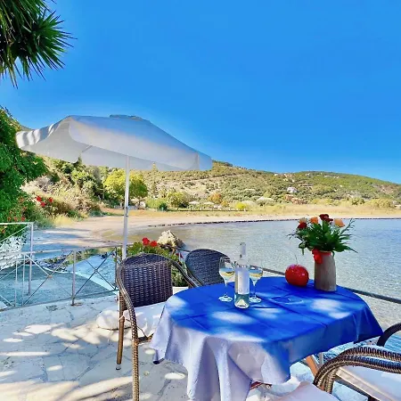 Βίλα Beachfront By Dadovillas Απραός
