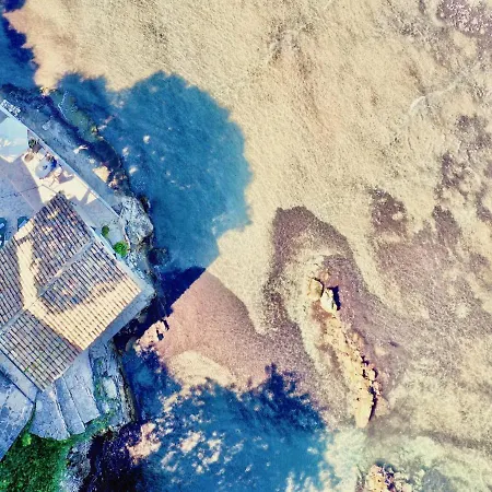 Beachfront By Dadovillas Villa