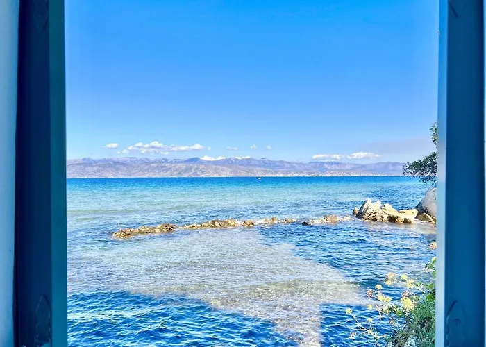 Beachfront By Dadovillas